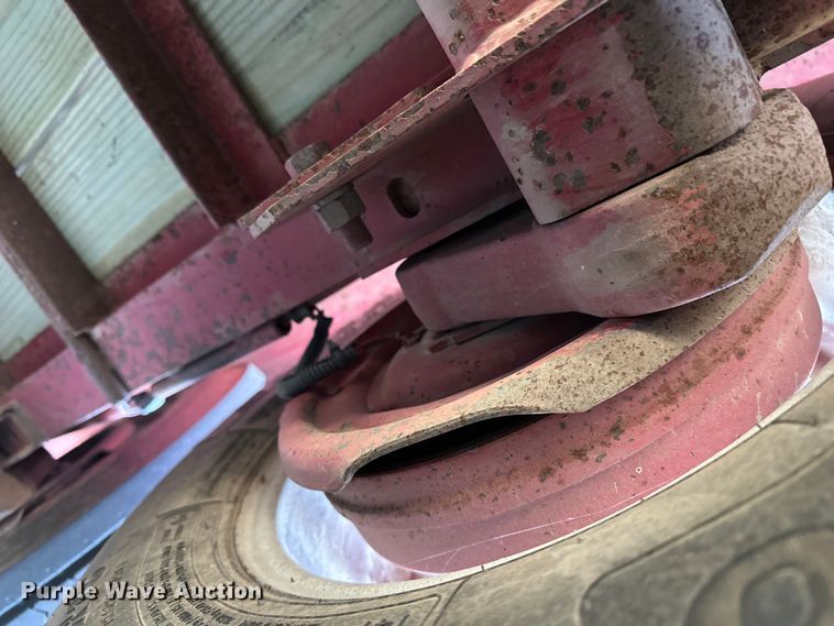 image for item DF8637 2021 Donahue SS720-4N livestock trailer