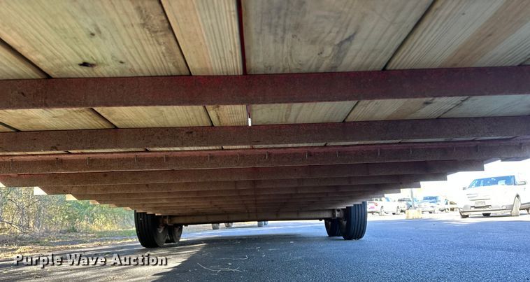 image for item DF8637 2021 Donahue SS720-4N livestock trailer