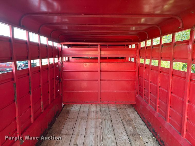 image for item DF8637 2021 Donahue SS720-4N livestock trailer