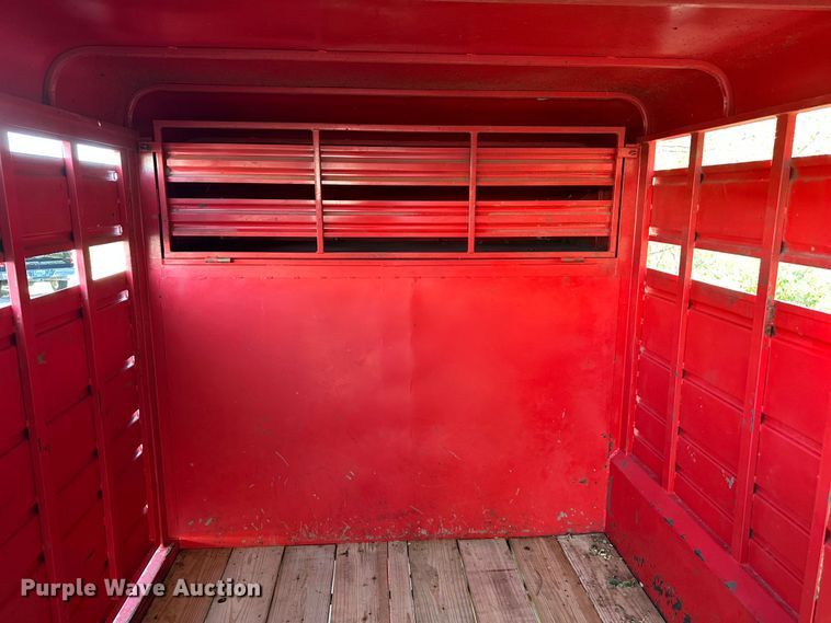 image for item DF8637 2021 Donahue SS720-4N livestock trailer