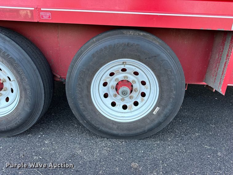 image for item DF8637 2021 Donahue SS720-4N livestock trailer