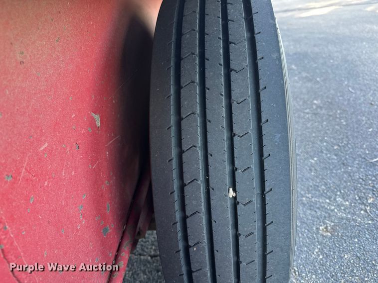 image for item DF8637 2021 Donahue SS720-4N livestock trailer