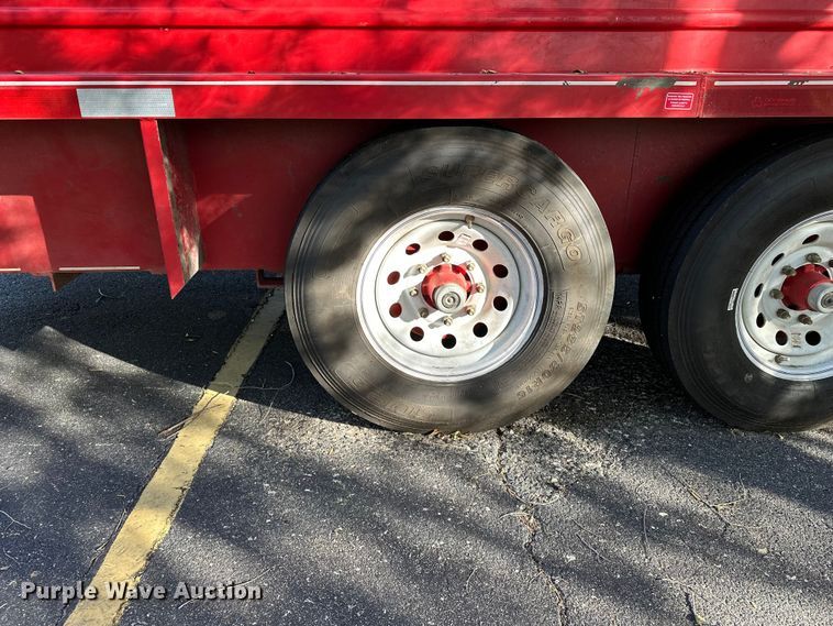 image for item DF8637 2021 Donahue SS720-4N livestock trailer