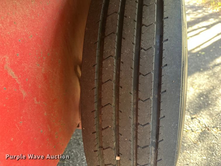 image for item DF8637 2021 Donahue SS720-4N livestock trailer