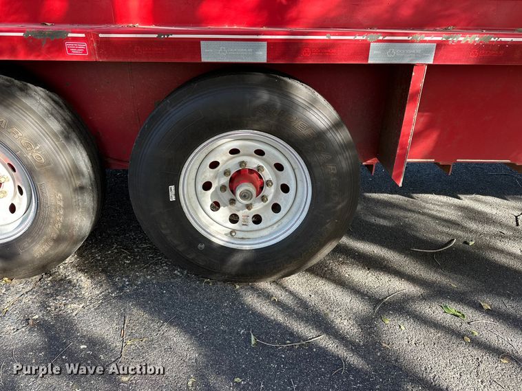 image for item DF8637 2021 Donahue SS720-4N livestock trailer