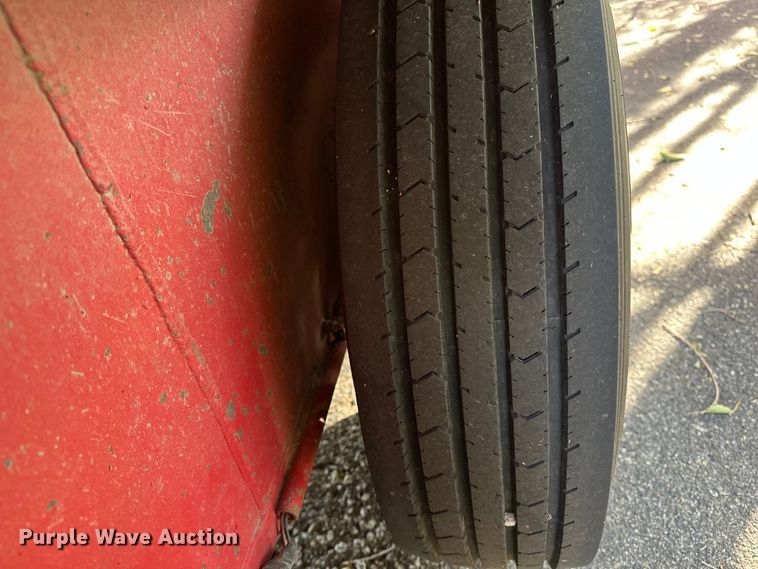 image for item DF8637 2021 Donahue SS720-4N livestock trailer