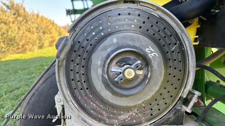 image for item DK0060 2010 John Deere 1790 split row no-till planter