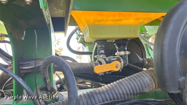 image for item DK0060 2010 John Deere 1790 split row no-till planter