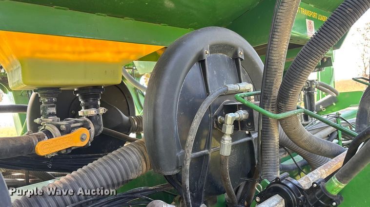 image for item DK0060 2010 John Deere 1790 split row no-till planter