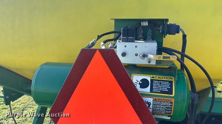 image for item DK0060 2010 John Deere 1790 split row no-till planter