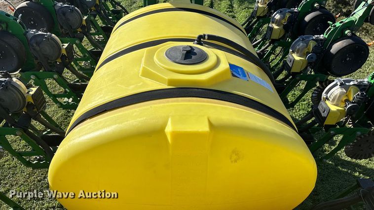 image for item DK0060 2010 John Deere 1790 split row no-till planter