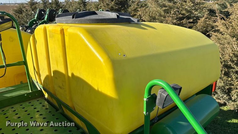 image for item DK0060 2010 John Deere 1790 split row no-till planter