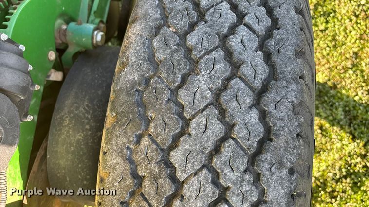 image for item DK0060 2010 John Deere 1790 split row no-till planter