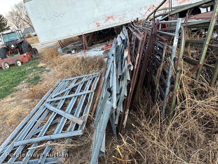 image for item DK0113 Fencing materials