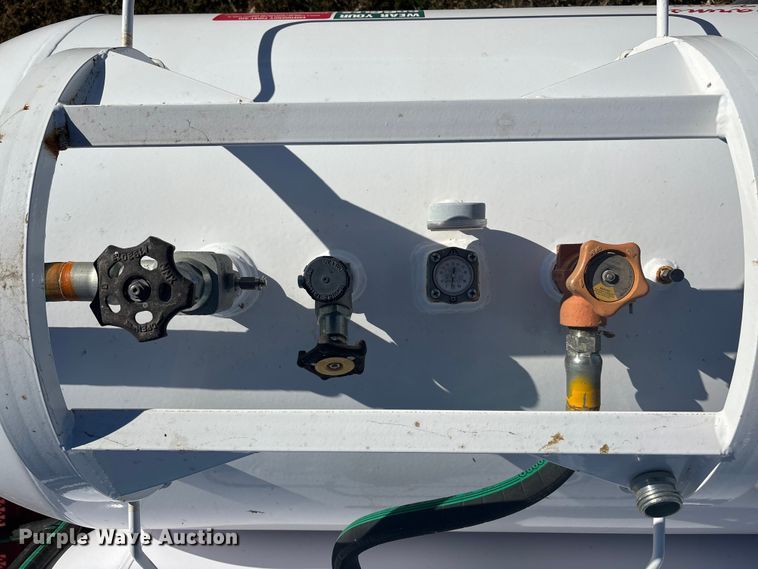 image for item DK0120 2010 Dalton Ag WNDT1000 tank trailer