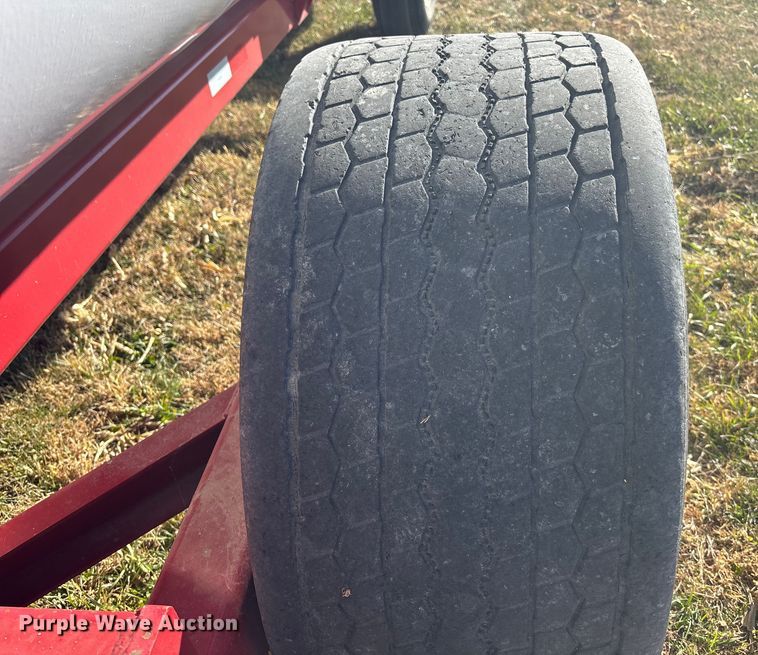 image for item DK0120 2010 Dalton Ag WNDT1000 tank trailer