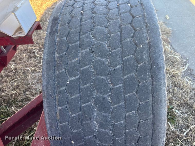 image for item DK0120 2010 Dalton Ag WNDT1000 tank trailer