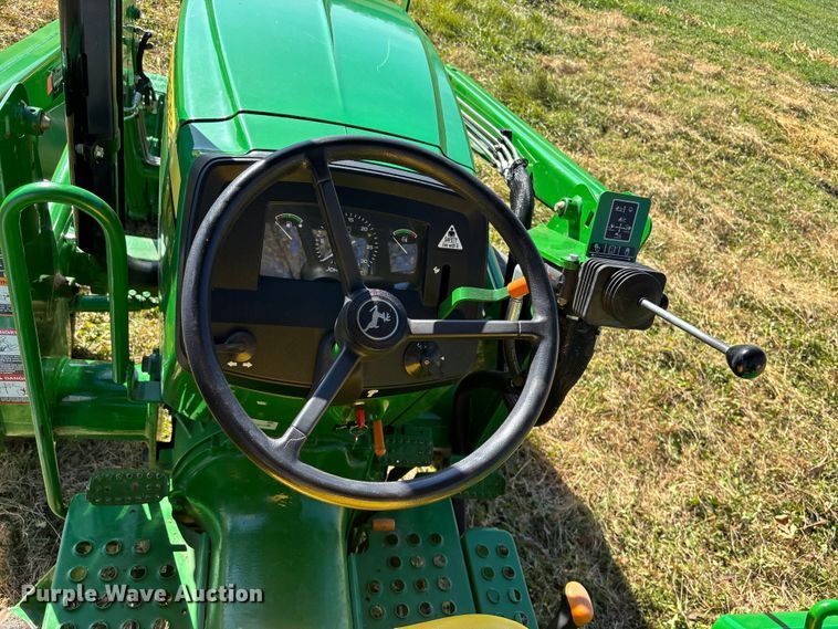 image for item DK0136 2010 John Deere 5055D tractor