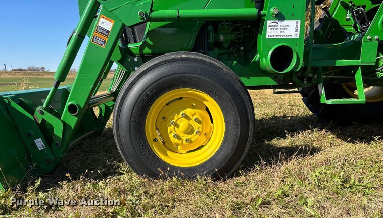 image for item DK0136 2010 John Deere 5055D tractor