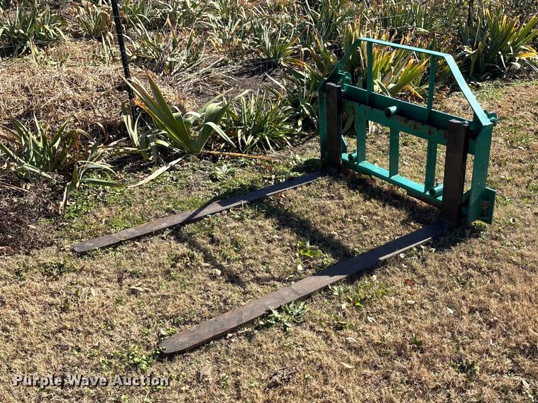 image for item DK0136 2010 John Deere 5055D tractor