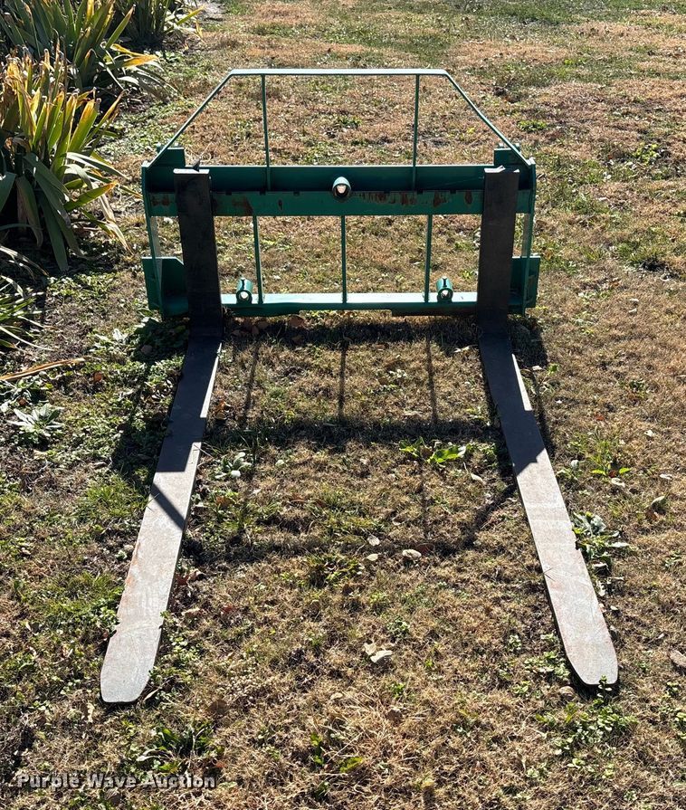 image for item DK0136 2010 John Deere 5055D tractor