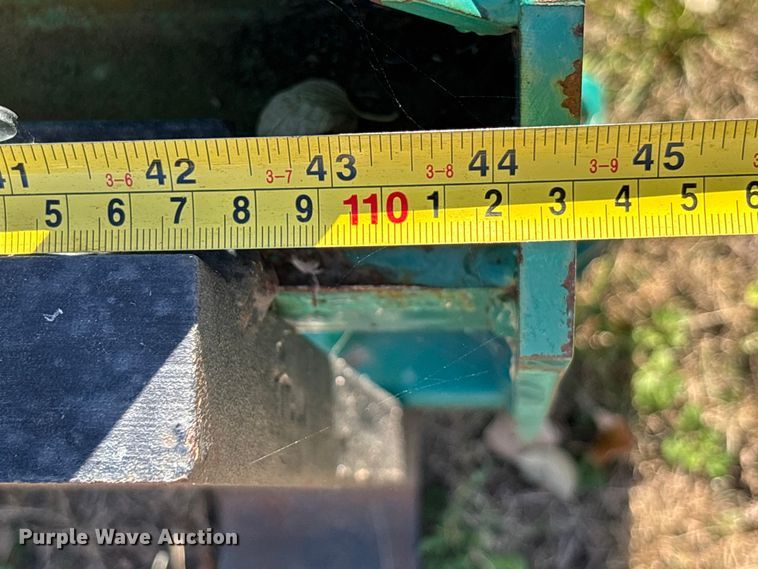 image for item DK0136 2010 John Deere 5055D tractor