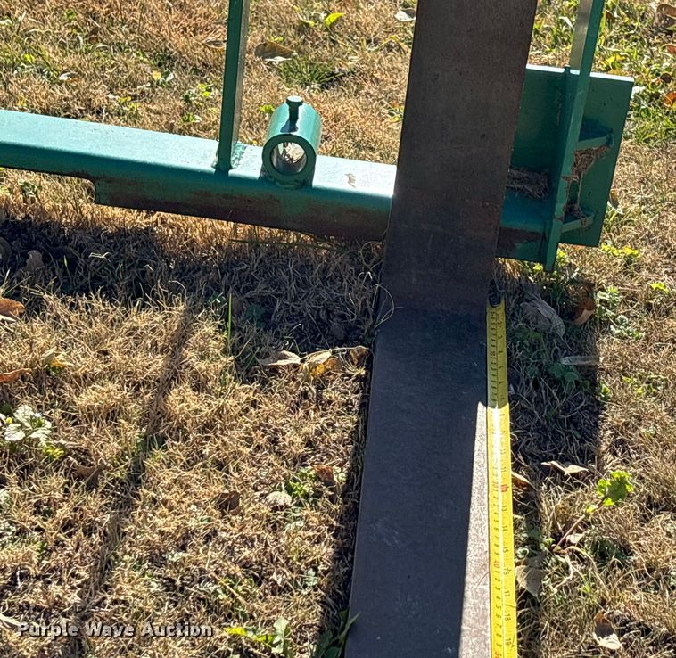 image for item DK0136 2010 John Deere 5055D tractor