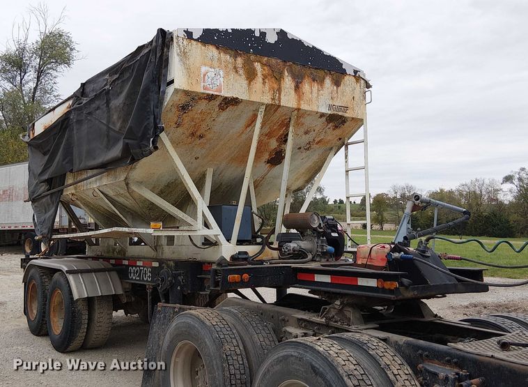 image for item DU3680 1981 Bertolini 8SF-23 fertilizer delivery trailer