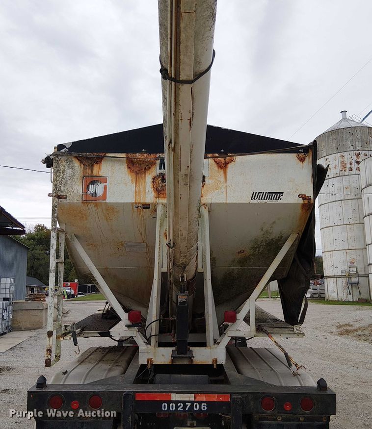 image for item DU3680 1981 Bertolini 8SF-23 fertilizer delivery trailer