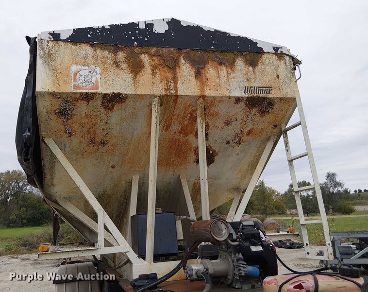 image for item DU3680 1981 Bertolini 8SF-23 fertilizer delivery trailer