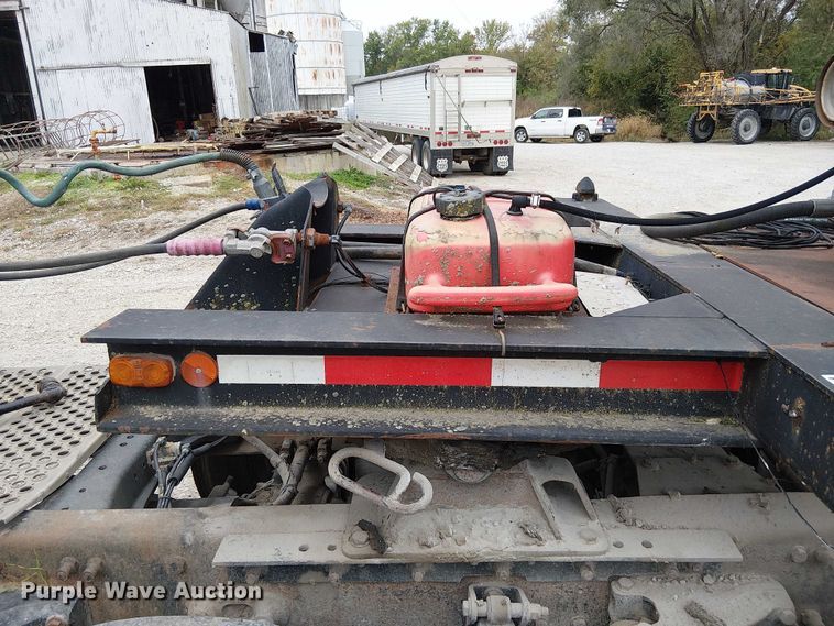 image for item DU3680 1981 Bertolini 8SF-23 fertilizer delivery trailer