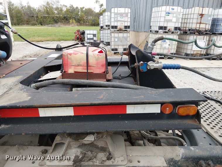 image for item DU3680 1981 Bertolini 8SF-23 fertilizer delivery trailer