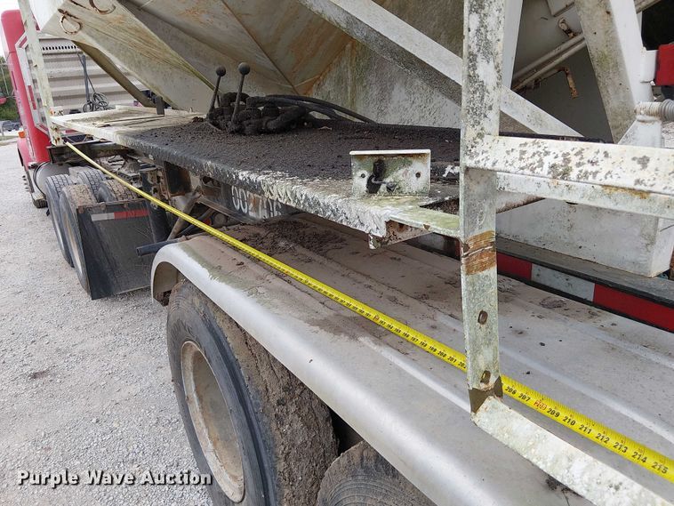 image for item DU3680 1981 Bertolini 8SF-23 fertilizer delivery trailer