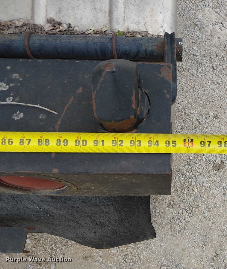 image for item DU3680 1981 Bertolini 8SF-23 fertilizer delivery trailer