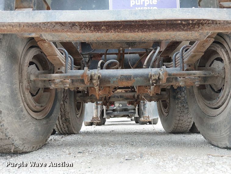 image for item DU3680 1981 Bertolini 8SF-23 fertilizer delivery trailer