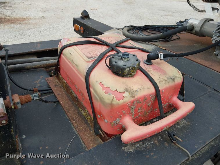 image for item DU3680 1981 Bertolini 8SF-23 fertilizer delivery trailer