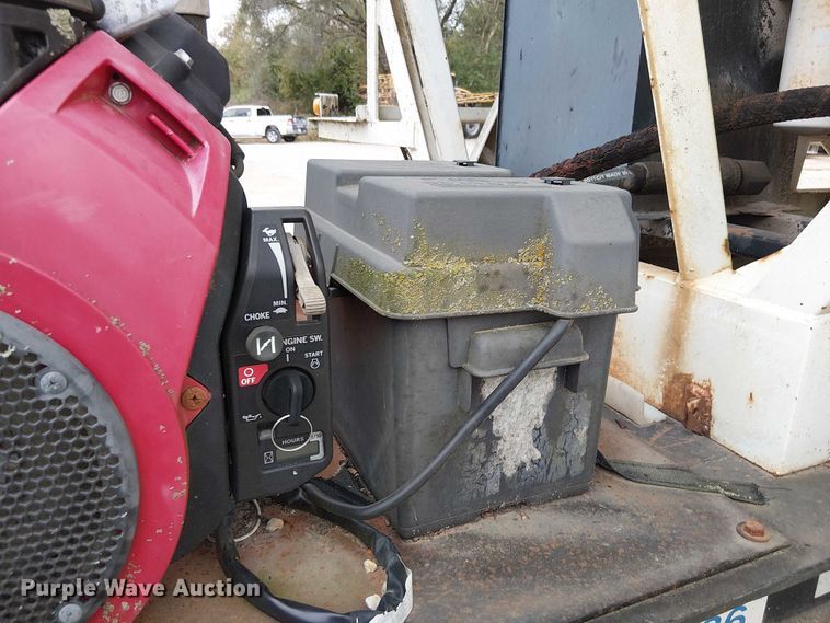 image for item DU3680 1981 Bertolini 8SF-23 fertilizer delivery trailer