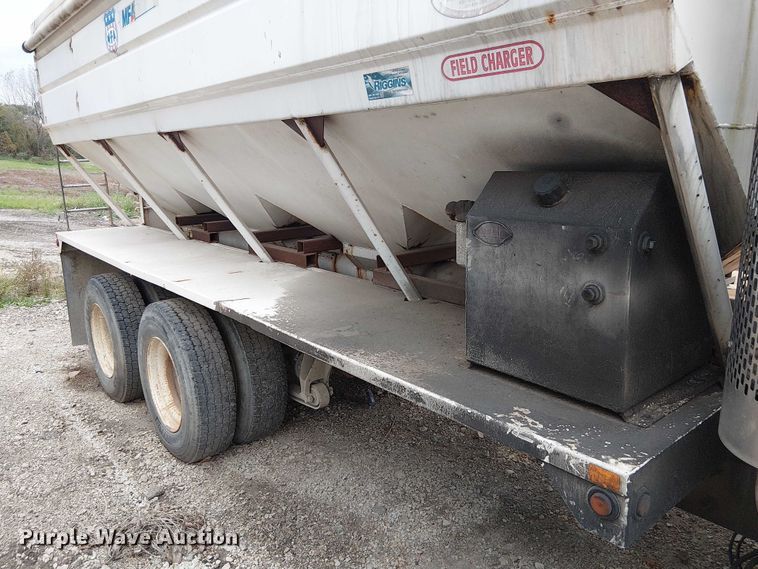 image for item DU3682 2004 International 9400i fertilizer delivery truck