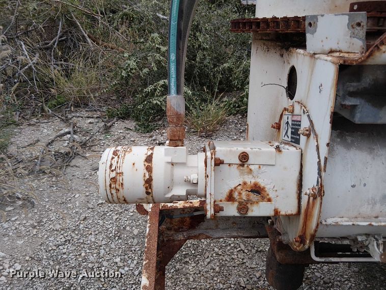 image for item DU3682 2004 International 9400i fertilizer delivery truck