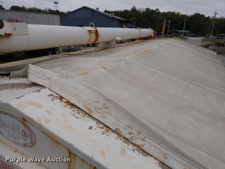 image for item DU3682 2004 International 9400i fertilizer delivery truck