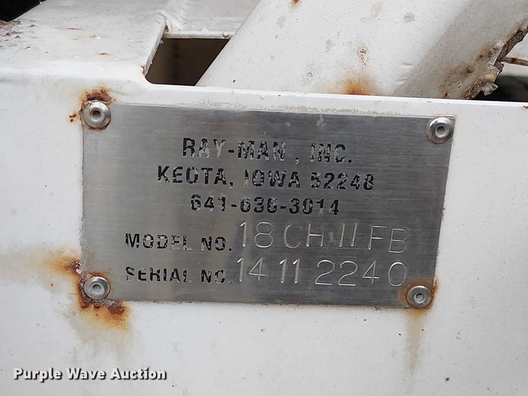 image for item DU3682 2004 International 9400i fertilizer delivery truck