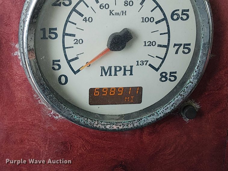 image for item DU3682 2004 International 9400i fertilizer delivery truck