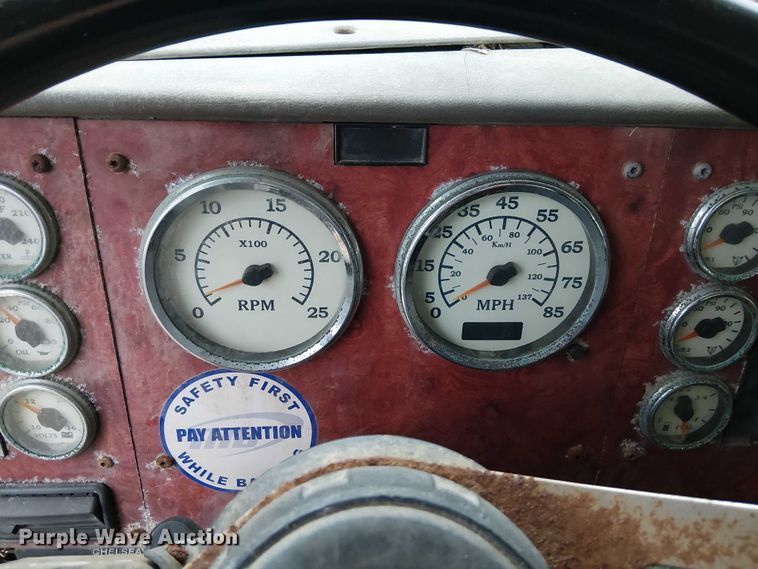 image for item DU3682 2004 International 9400i fertilizer delivery truck