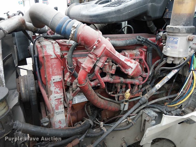 image for item DU3682 2004 International 9400i fertilizer delivery truck