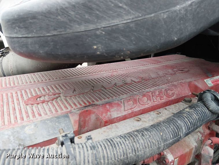 image for item DU3682 2004 International 9400i fertilizer delivery truck