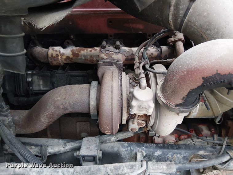 image for item DU3682 2004 International 9400i fertilizer delivery truck