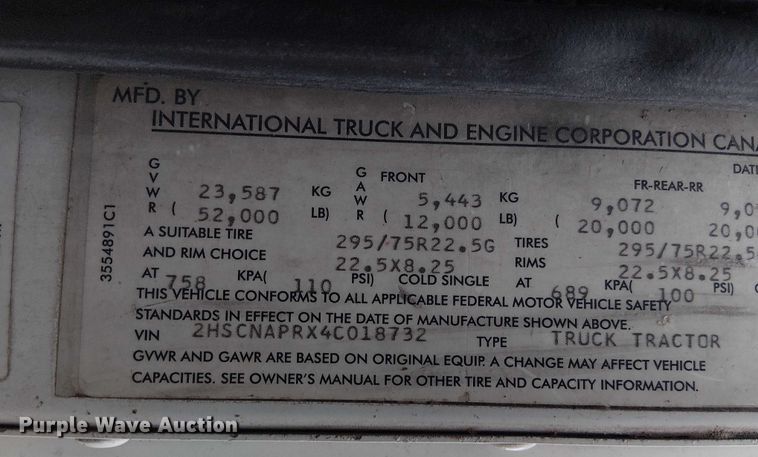 image for item DU3682 2004 International 9400i fertilizer delivery truck