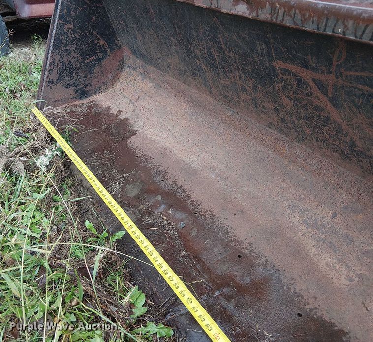 image for item DU3718 Great Bend 760 loader