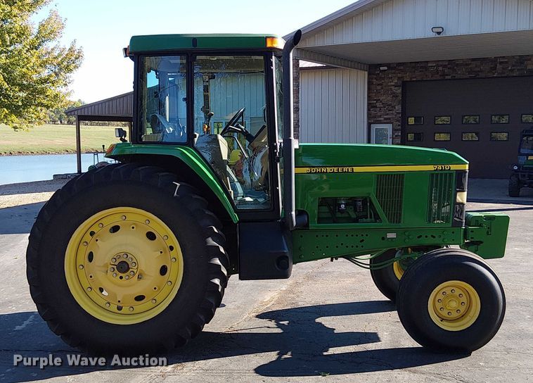 image for item DU3736 2002 John Deere 7410 tractor