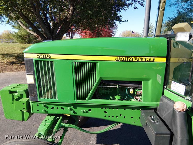 image for item DU3736 2002 John Deere 7410 tractor
